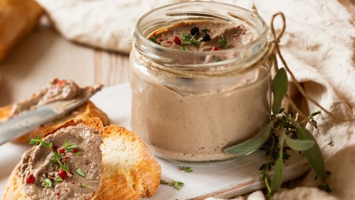 Рецепт вкусного нежного паштета: нужны грибы и фасоль