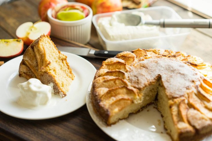Мягкий яблочный пирог: вкусная выпечка по простому рецепту