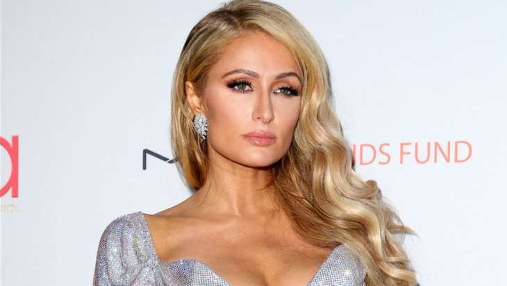 Пэрис Хилтон похвасталась прекрасной фигурой