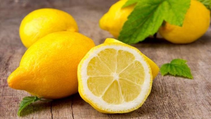 Вчені розповіли, чим заморожені лимони корисніші за свіжі