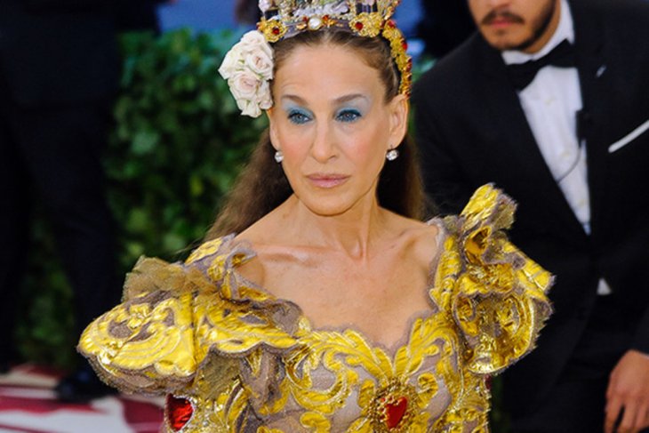 Сара Джессика Паркер вышла в свет в пышном ярко-розовом платье