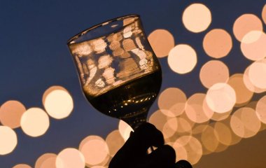 Психотерапевт розповіла, чому не варто пити алкоголь у вихідні