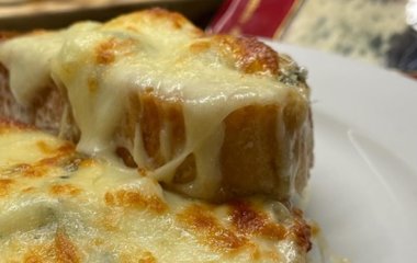 Швидкий і смачний перекус нашвидкуруч: рецепт гарячих бутербродів 