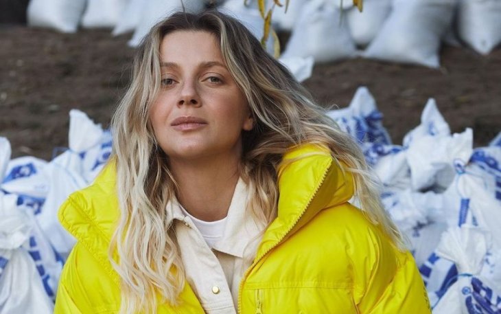 Известная украинская певица публично разнесла свою поклонницу: 