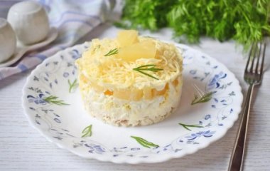 Изысканный салат с ананасом: как приготовить вкусное блюдо