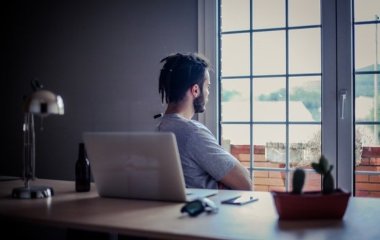 Психіатр розповів, як віддалена робота впливає на життя людини