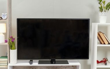 Чим найкраще мити пласкі плазмові телевізори, якщо під рукою немає спеціальних засобів