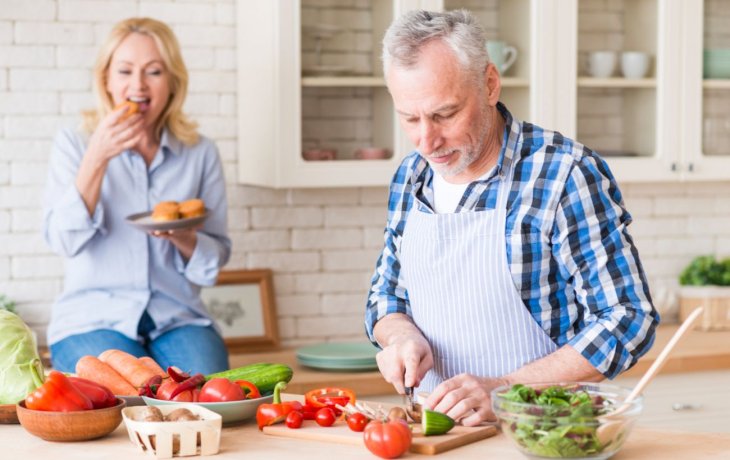 Медики назвали продукты, защищающие от деменции