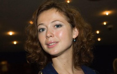 Елена Захарова наслаждается зимой в стильной шубе