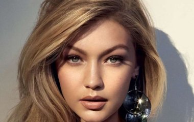 Джиджи Хадид снялась в откровенной фотосессии без бюстгальтера