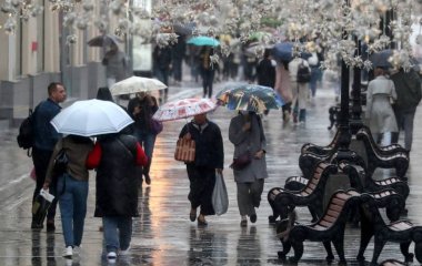 Лікар розповіла, як не захворіти, коли до нитки промок під дощем