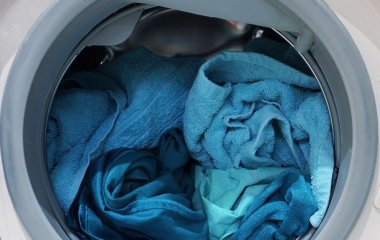 Вивертати чи ні речі під час прання: всі 