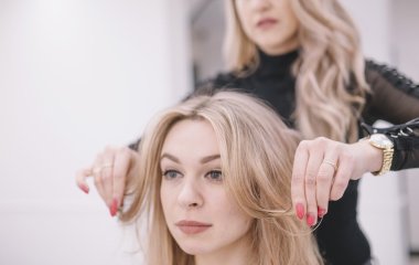 Самые модные челки 2024 года: 5 стильных вариантов, которые подойдут всем