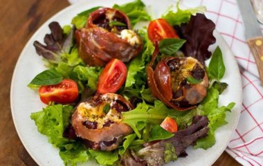 Инжир, фаршированный мягким козьим сыром