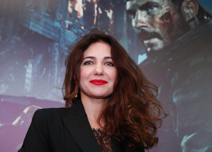 Екатерина Климова вышла в свет в маленьком черном платье