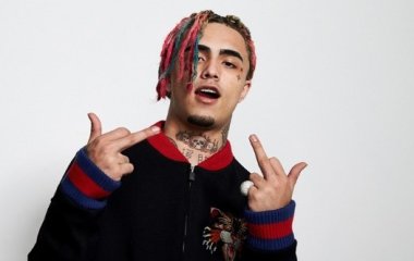 Рэпер Lil Pump устроил дебош на борту самолета 