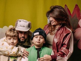 Дружина MONATIK розчулила танцями співака з однорічним сином Леоном удома