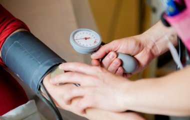 Кардіолог перерахувала способи знизити тиск без таблеток