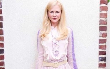 Николь Кидман показала архивные фото с сестрой