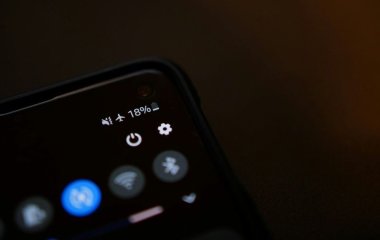 Що станеться, якщо не вмикати режим польоту у літаку: пілот відповів