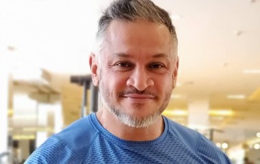 Мускулистый Эктор Хименес-Браво нырнул в ледяную прорубь: «Теперь понимаю, почему украинцы – самый волевой народ»