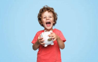 Хорошие оценки и уборка по дому: за что из этого можно платить ребенку
