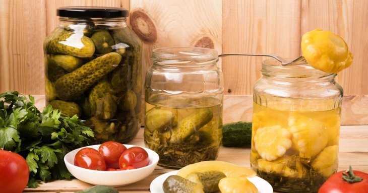 Що робити з розсолом, який залишився після свят: корисні поради для господинь