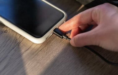 Что делать, если ваш смартфон не заряжается: простые и эффективные советы (фото)