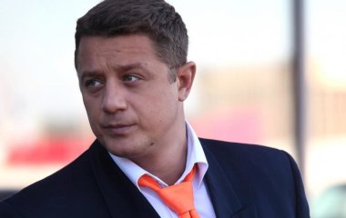 Алексей Макаров показал фото в собачьей будке