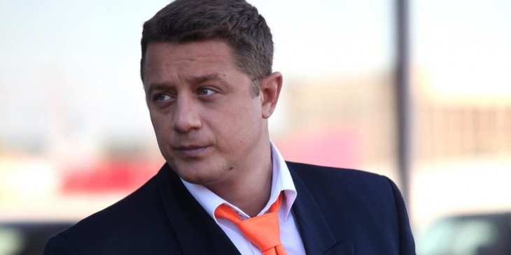 Алексей Макаров показал фото в собачьей будке