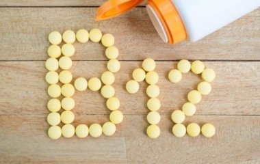 Симптоми дефіциту вітаміну B12: стенокардія, пігментація, хейліт та інші ознаки «підступного» стану