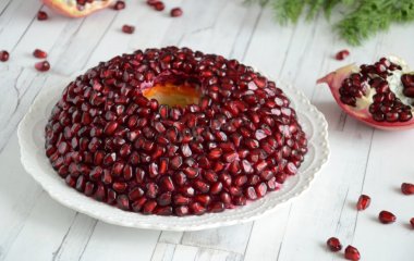 Вкусные и сытные блюда из говядины и граната. Пошаговый рецепт приготовления салата «Гранатовый браслет»