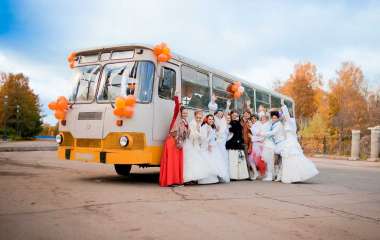 На что обратить внимание при заказе аренды автобусов и микроавтобусов на свадьбу