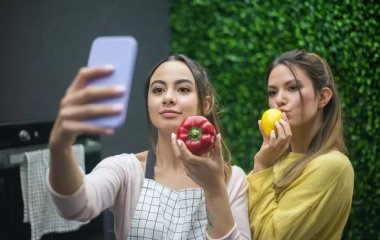 Прокинутися без набряків: продукти, які допоможуть уникнути набряклості