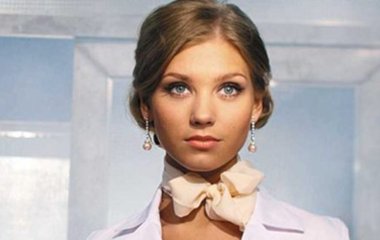 Кристина Асмус позировала с сестрами своего знаменитого супруга