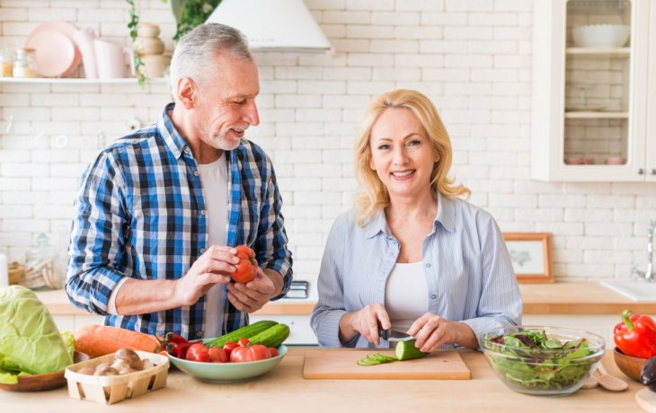 5 харчових звичок, які уповільнюють старіння