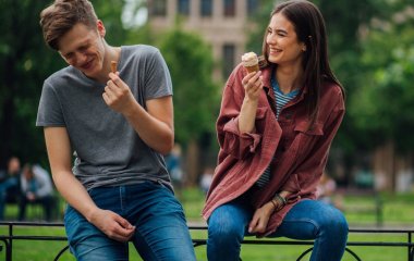 Теряя голову: 7 нелепых поступков, которые совершает каждый влюбленный мужчина