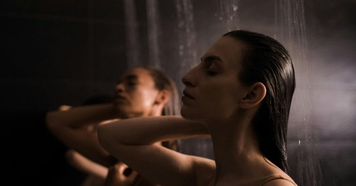 Помилка, яку роблять мільйони: як правильно стояти під душем