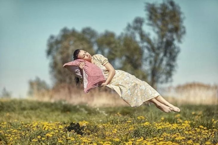 Вчені пояснили, звідки береться відчуття падіння уві сні
