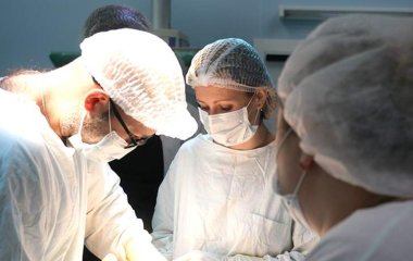 Психолог порадила людям із «недоліками» не поспішати з походом до хірурга