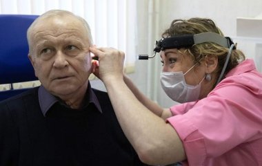 Отоларинголог розповів про гімнастику для захисту від втрати слуху