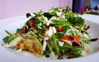 Салат из артишоков и шпината