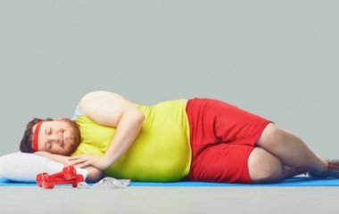 Жир росте через дві продукти: Лікар розповів, на чому худнути