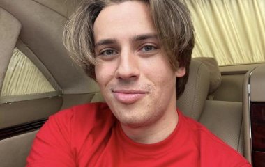 Есть чем гордиться: Галкин показал яйца в присутствии детей