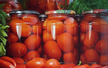 Як маринувати помідори, щоб шкірка залишалася цілою: секрет досвідчених господинь