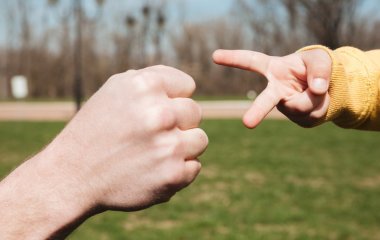 Як завжди вигравати у “камінь, ножиці, папір”: вчені відповіли