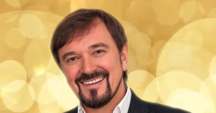 Відомий український співак шокував зізнанням про фальшивий вік: 