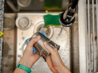 Кухонні губки йдуть у минуле: новий тренд 2026 року на гігієнічні, безпечні та екологічні альтернативи