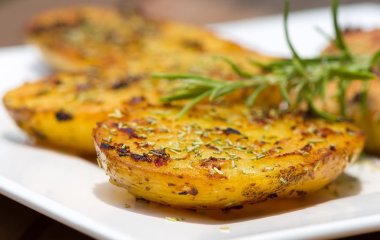 Картопля вершкова, запечена в духовці: рецепт смачного гарніру