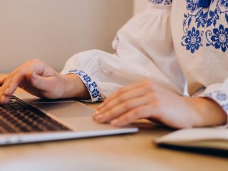 Не лише в Україні: де у світі українська мова також є офіційною — цікаві факти